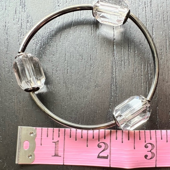Vera Wang Clear Sparkly Beads and Dark Gunmetal Aluminum Band Stretchy Bracelet - Picture 5 of 5